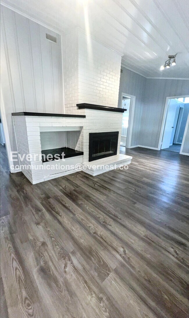 Foto del edificio - 6603 Hardy Ave