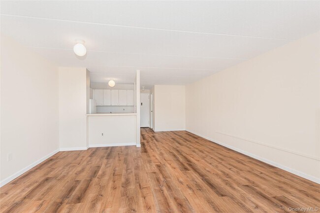 Foto del edificio - 1155 Warburton Ave