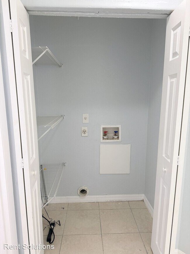 Building Photo - 2 br, 1 bath House - 7206 S Kissimmee St.,...