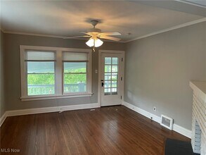 Building Photo - 2091 Carabel Ave