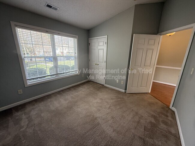 Foto del edificio - 5810 Battery Dr