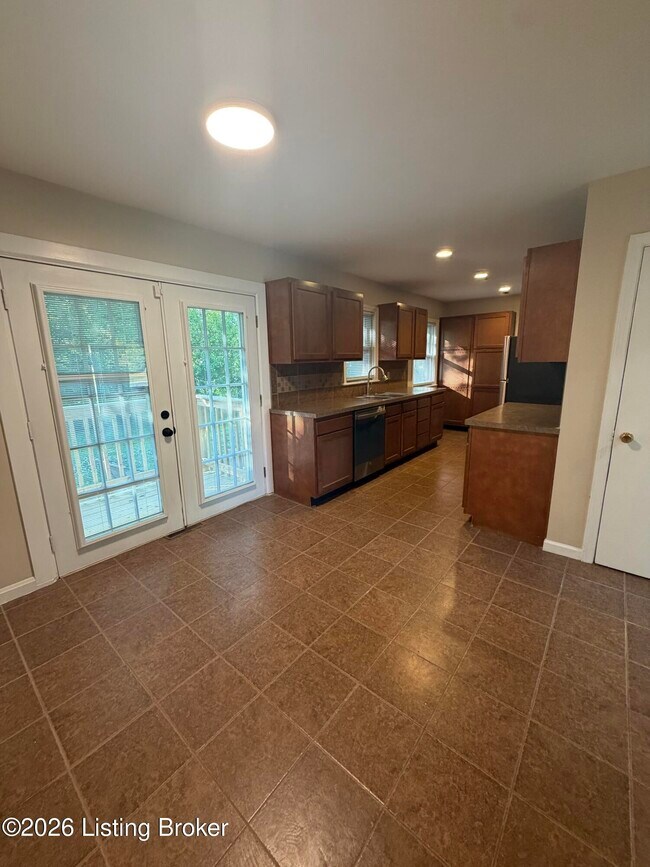 Foto del edificio - 3213 Hikes Ln