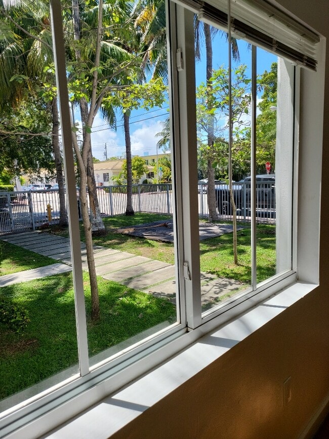 Photo - 557 Michigan Ave Townhome