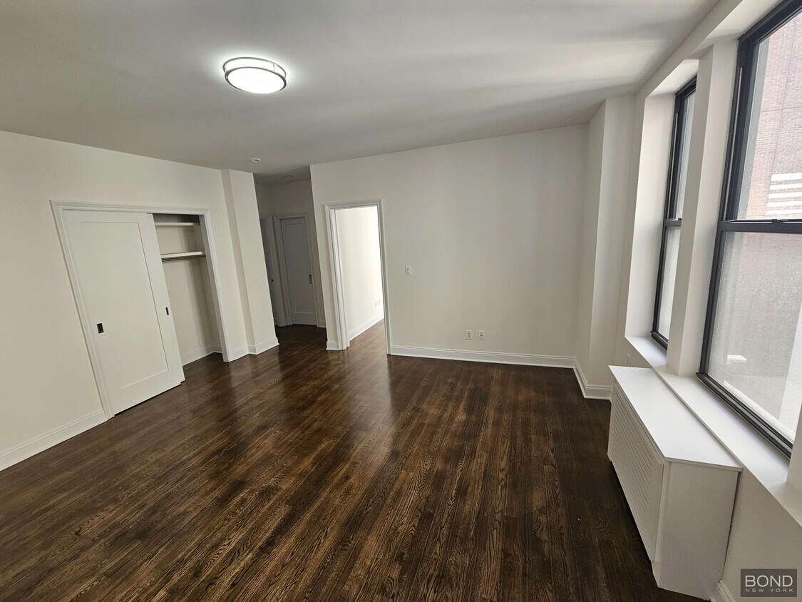 Foto principal - 200 W 58th St