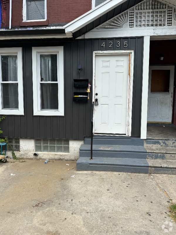 Building Photo - 4235 Mantua Ave