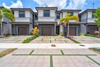 Building Photo - 15826 NW 91st Ct