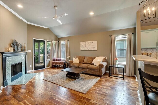 Building Photo - 403 Rosedale Blvd