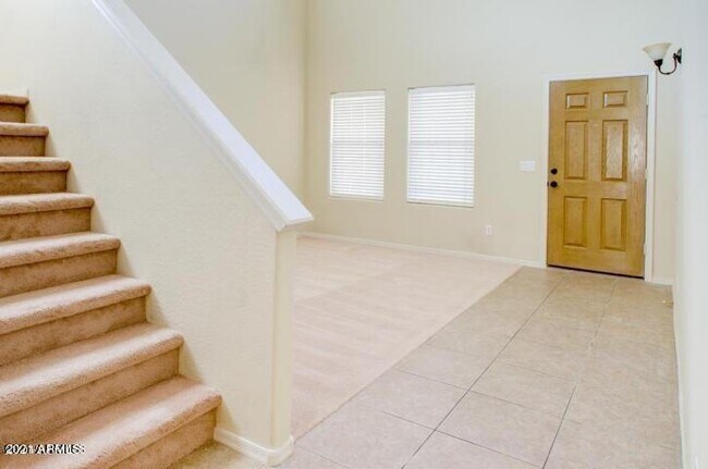 Building Photo - 41132 N Hudson Trail