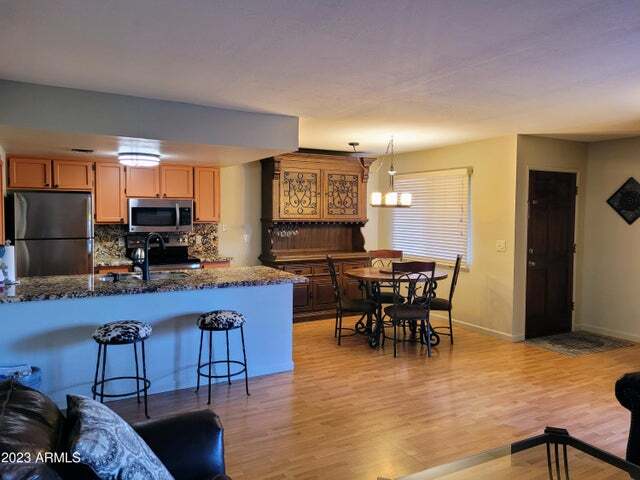 Foto del edificio - 2228 E Campbell Ave