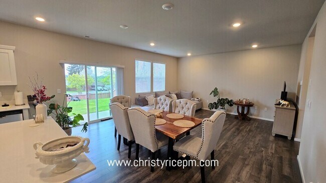 Foto del edificio - 1712 Moran Ave