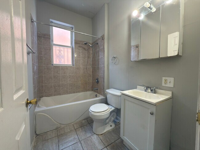 Foto del edificio - 5116 S Prairie Ave