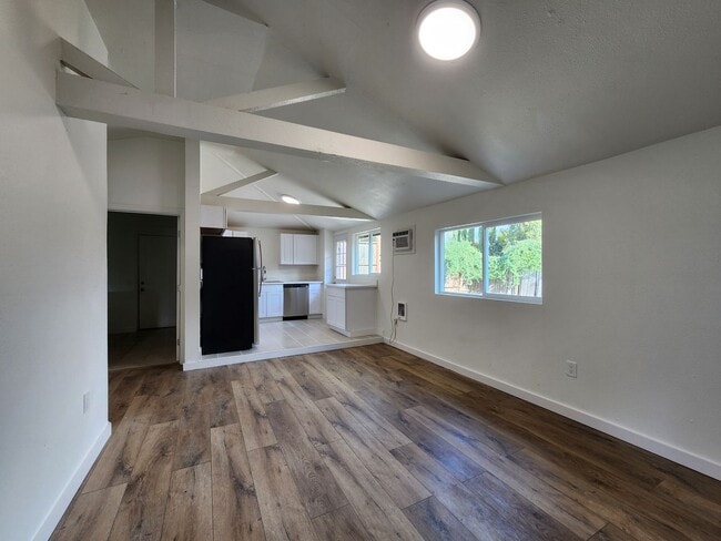 Building Photo - 715 Boyes Blvd