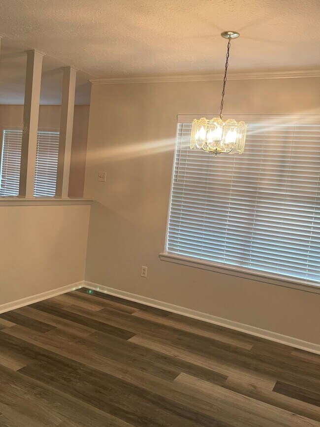 Foto del edificio - 535 Hillebrandt St