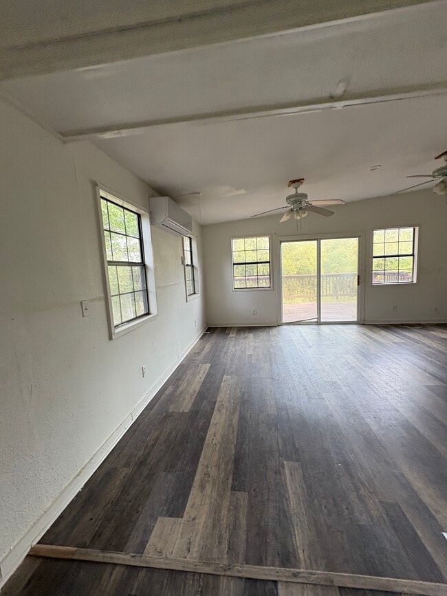 Foto del edificio - 422 Spofford Ave