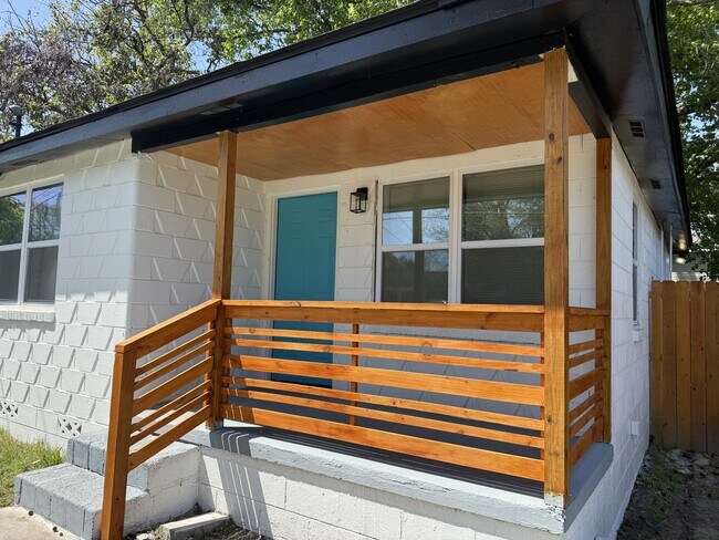 Foto del edificio - 239 Jenks St