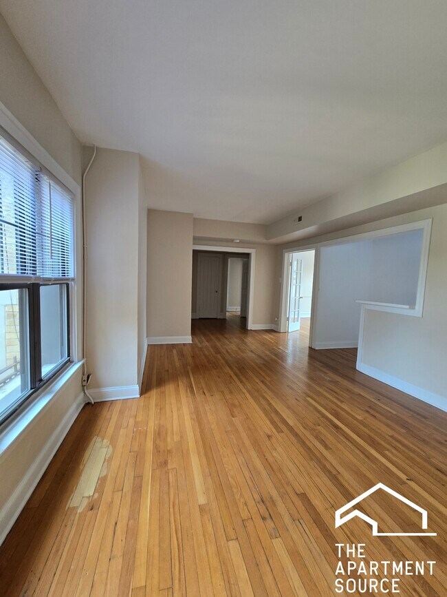 Building Photo - 929 Forest Ave