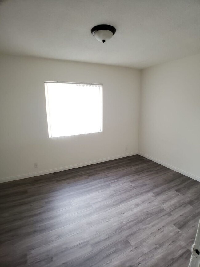 Foto del edificio - 13129 Oxnard St