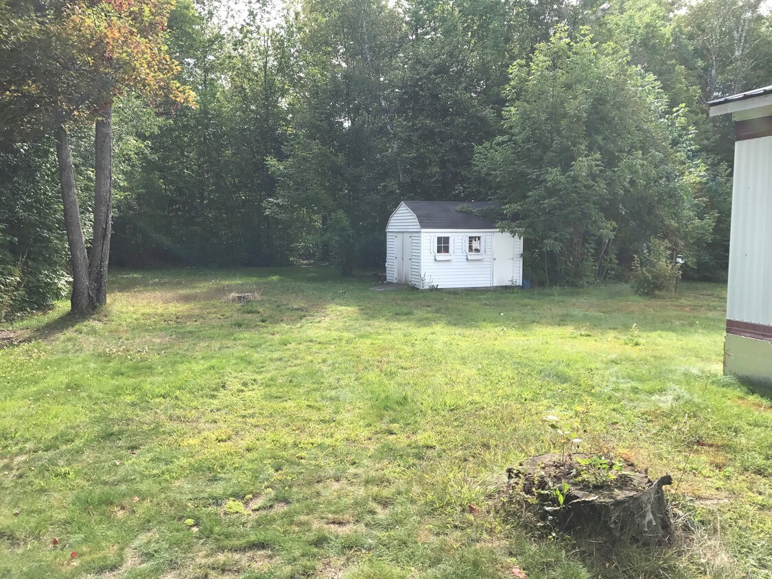 24 Ray St Unit 1, Gorham, NH 03581 Room for Rent in Gorham, NH