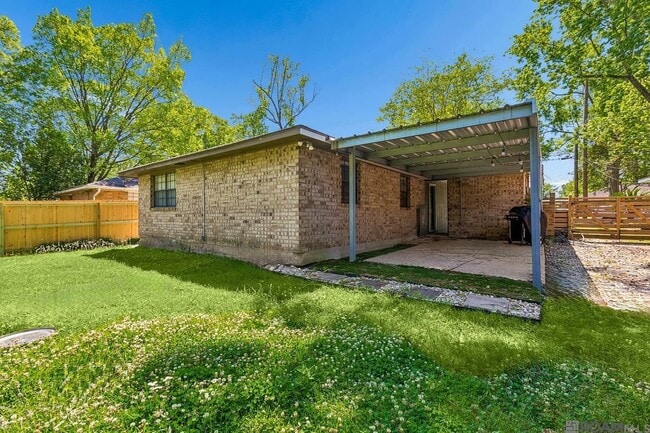 Building Photo - 8451 Marcel Ave