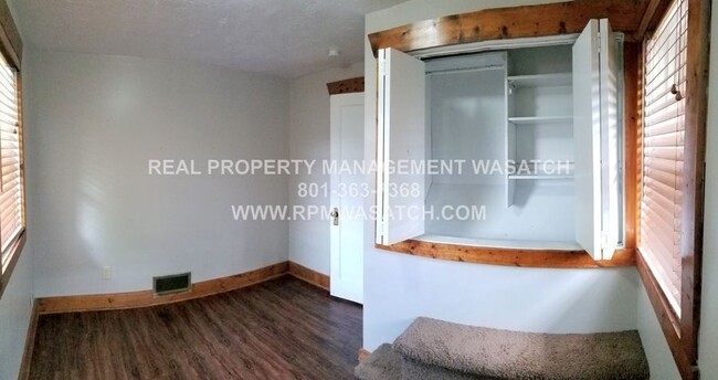 Building Photo - December Rent FREE!!! Charming 3-Bedroom D...