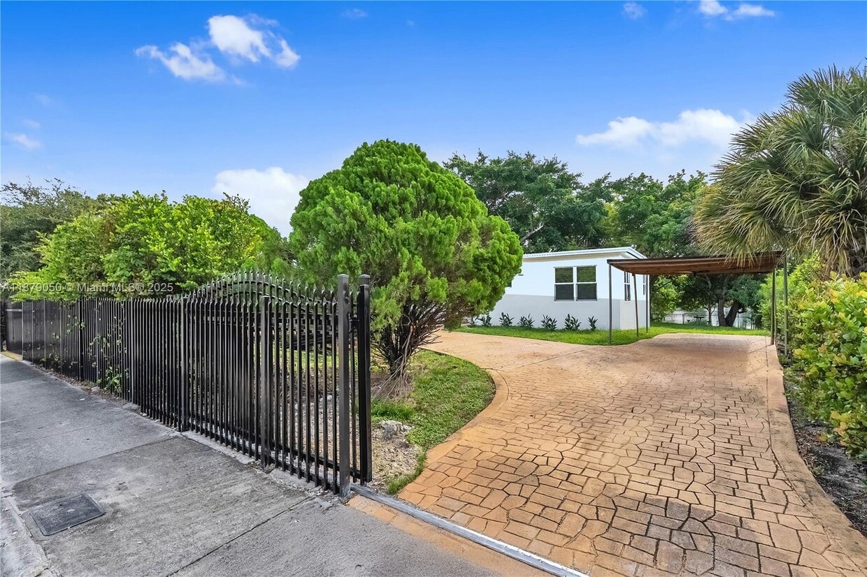 Foto principal - 13415 NW 22nd Ave