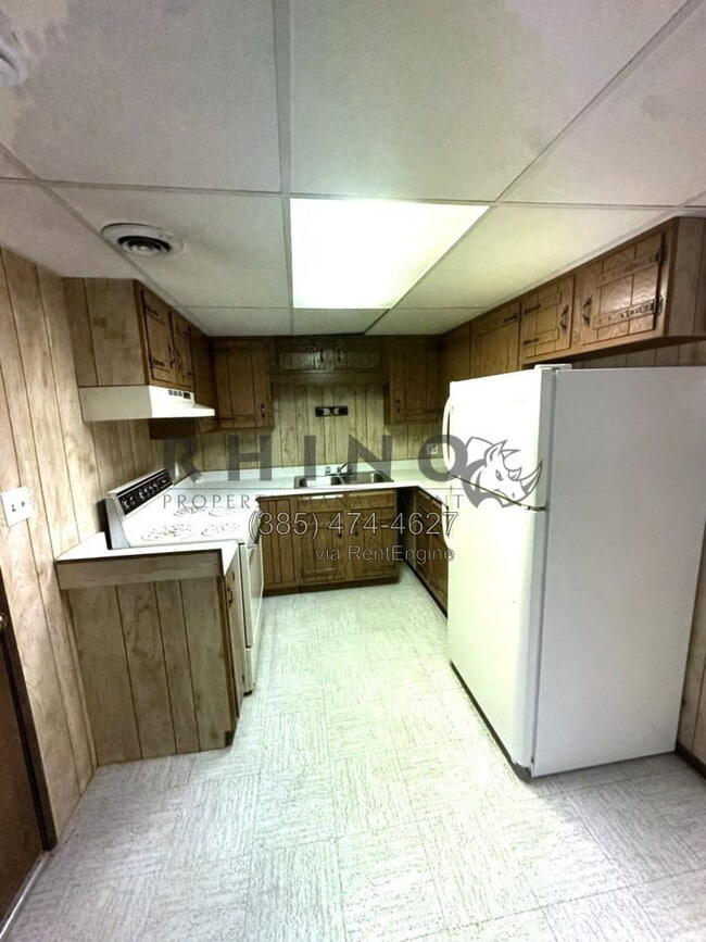 Building Photo - 825 W Arapahoe Ave