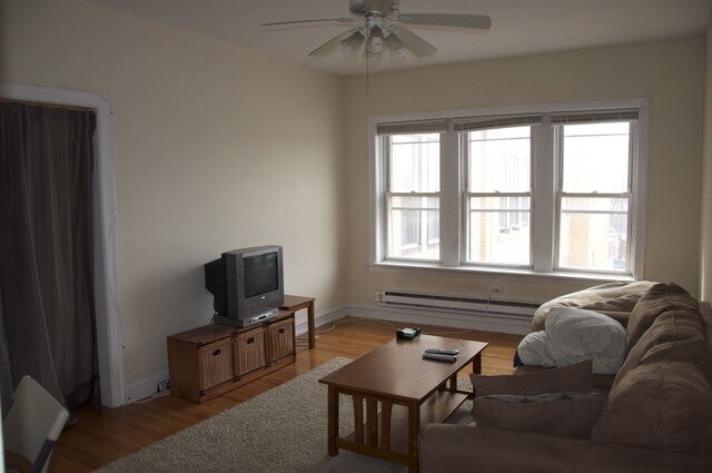 Foto principal - 3917 N Southport Ave
