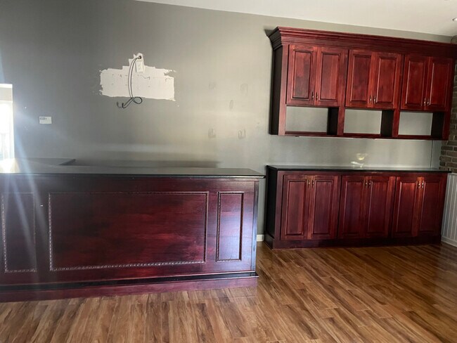 Building Photo - 101 S Morton Ave