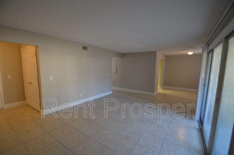 Foto principal - 4053 Dijon Dr