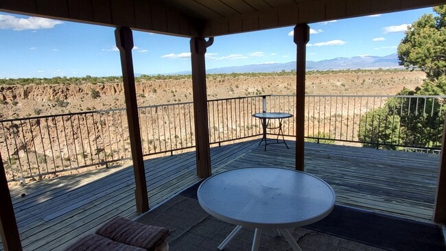 Covered patio - 1420 Sioux St