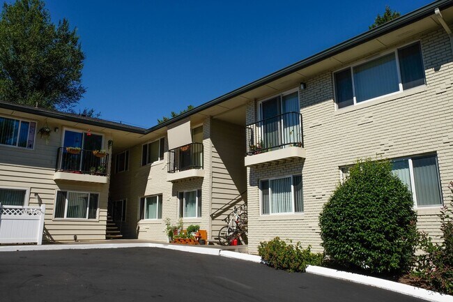 Foto del edificio - Timeless 3 Bedroom in Vibrant Irvington!