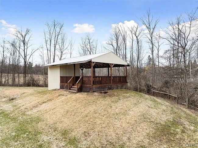 Foto del edificio - 6126 Lowell Rd