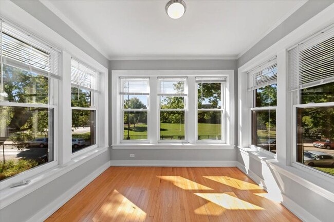 Building Photo - 2 bedroom in Chicago IL 60625