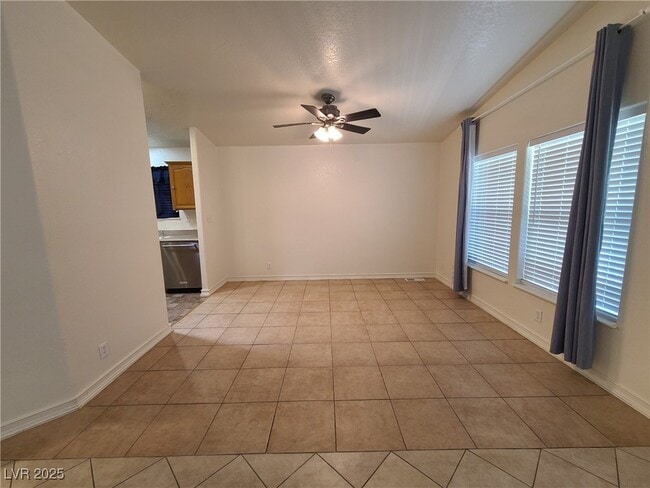 Building Photo - 850 Montecito Dr