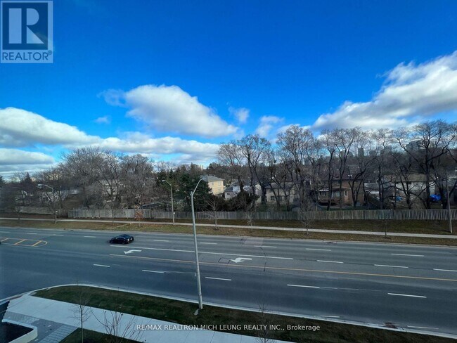 Building Photo - 25-625 Adra Grado Way