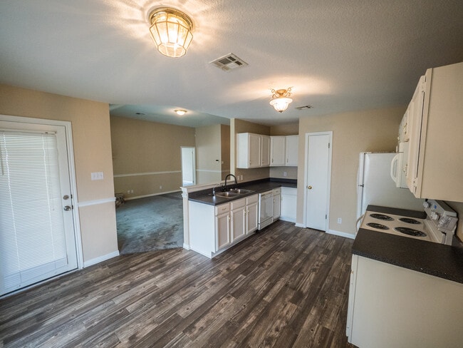 Building Photo - 4701 Silver Leaf Ct
