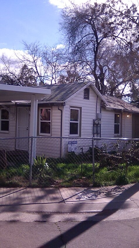 Building Photo - 2958 Belden St