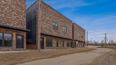 Building Photo - 321 Houghton St