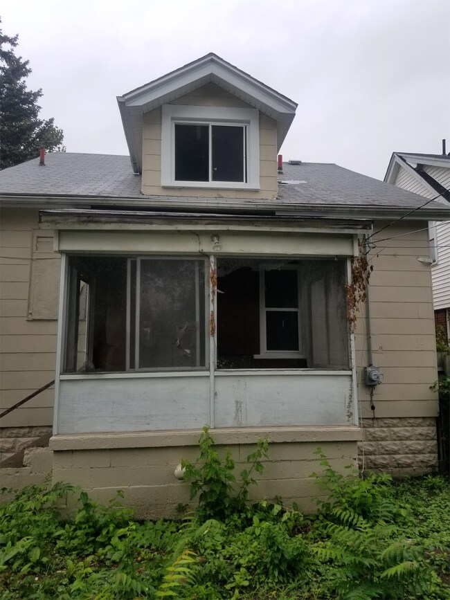 Foto del edificio - 14042 Cloverlawn Ave