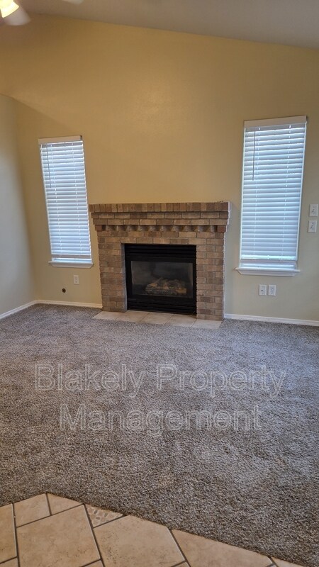 Foto del edificio - 4004 E Park Ridge Dr