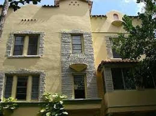 Foto del edificio - Studio Apartment Rental across from the park