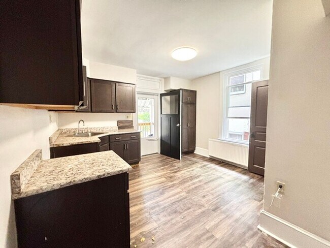 Foto del edificio - 3 bedroom/ 1.5 Bath Home for rent MAnor, PA 15665