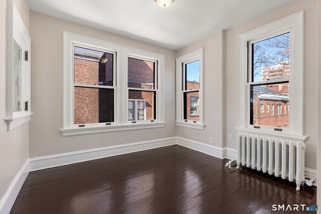 Foto del edificio - 360 Farmington Ave