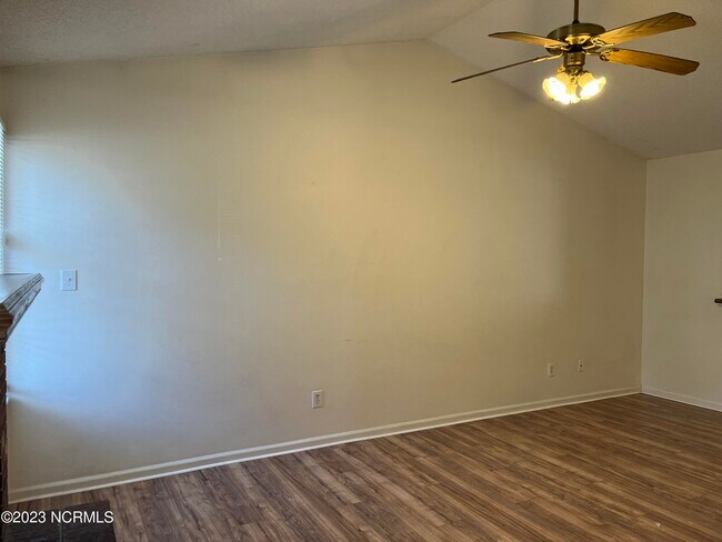 Foto del edificio - 105 Glenside Ct