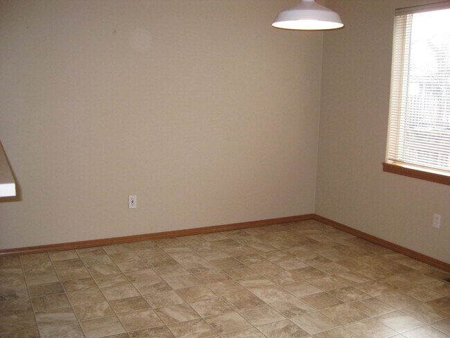 Foto del edificio - 2-Bedroom Duplex in Prime Corvallis Location!