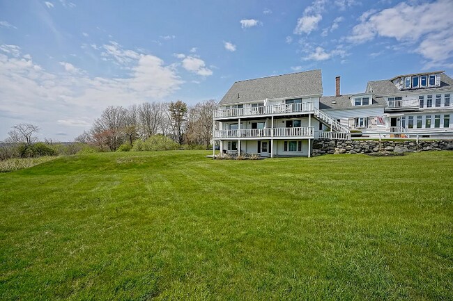 Foto del edificio - 42 Washington Rd