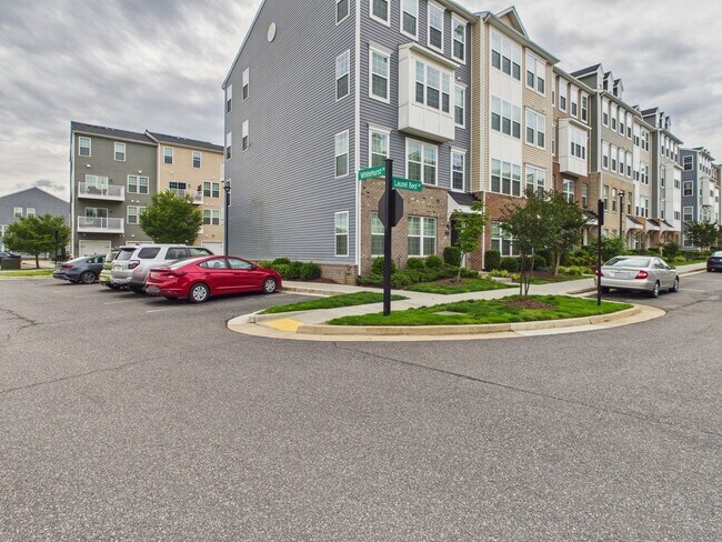 Foto del edificio - 5931 Laurel Bed Ln