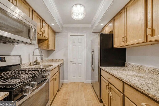 Foto del edificio - 6851 Roswell Rd
