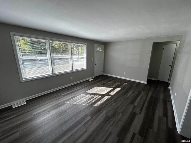 Building Photo - 2819 W Westport Rd