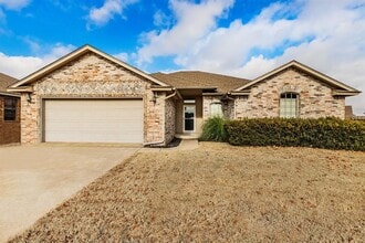 Building Photo - 2209 SW 137th Pl